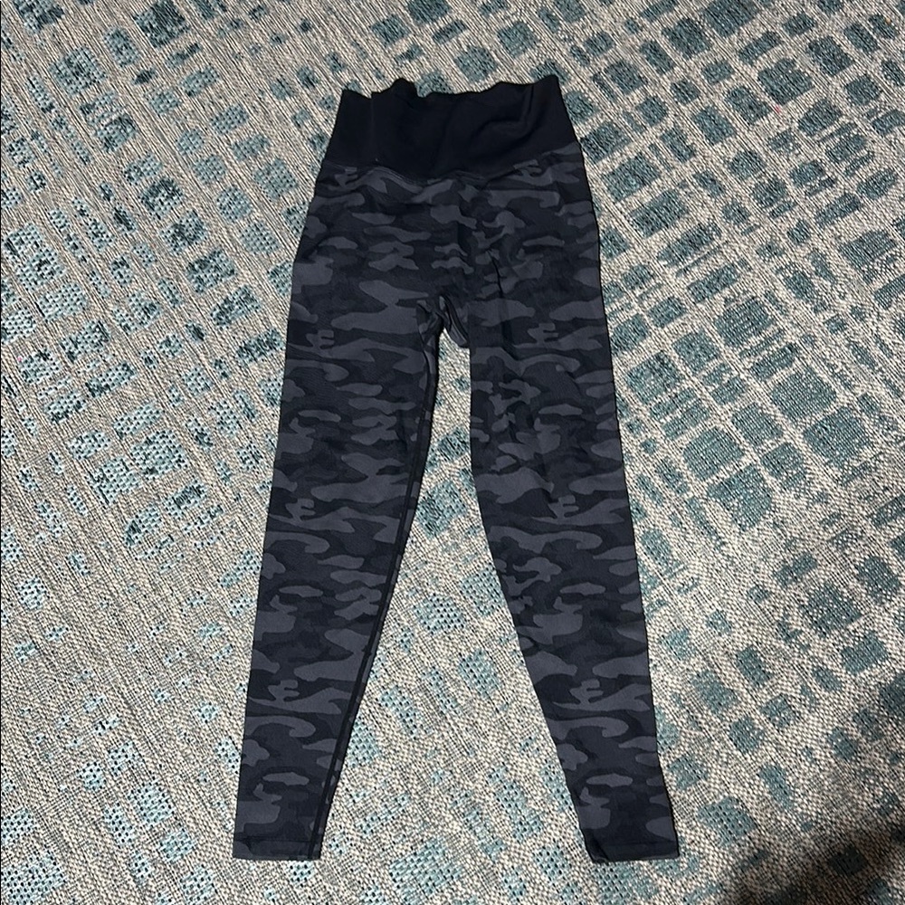 Camo Print VS Pink Leggings